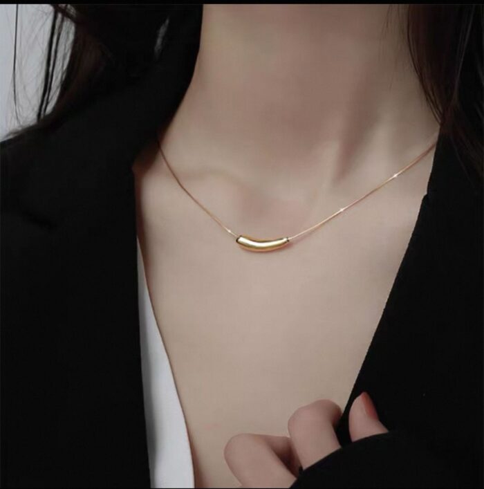 The Minimalist Curve Necklace - Image 2