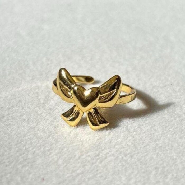 Queens' Heart Ring - Image 3